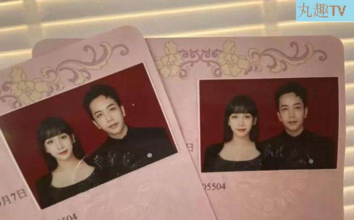 Tsong 梁老师酒吧被打事件始末,他和何美延怎么认识的呢? Tsong 梁老师酒吧被打事件始末,他和何美延怎么认识的呢?